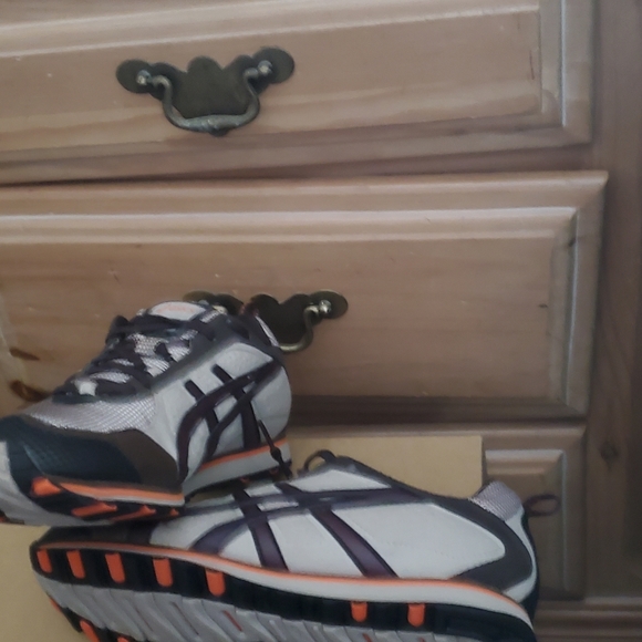 ASICS mens sneakers - Picture 2 of 4